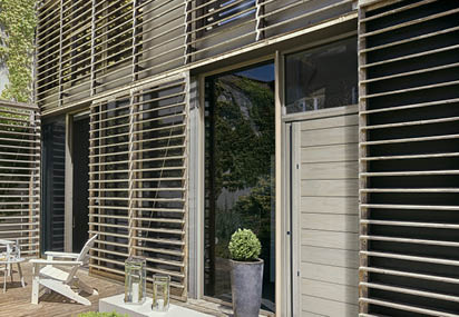 Porte perenne, en bois, inspiration contemporaine